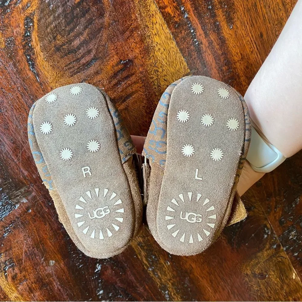 UGG Roo booties soft sole shoes baby size 4-5 suede leather